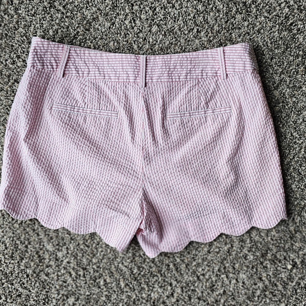 LOFT Light Pink Scalloped Seersucker Shorts - Picture 2 of 3